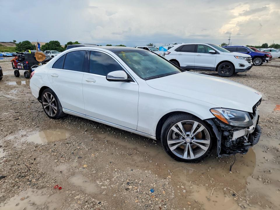2017 MERCEDES-BENZ C 300 — Фото 4 из 12