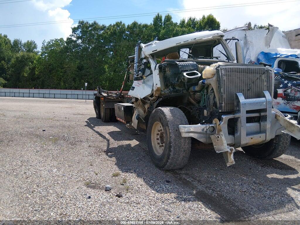 4V5KC9EH2KN903159 2019 VOLVO VHD photo no. 1