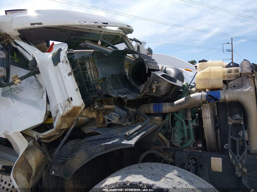 4V5KC9EH2KN903159 2019 VOLVO VHD photo no. 12