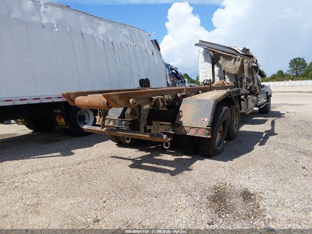 4V5KC9EH2KN903159 2019 VOLVO VHD photo no. 4