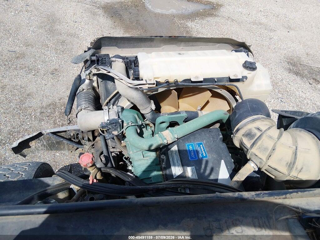 4V5KC9EH2KN903159 2019 VOLVO VHD photo no. 9