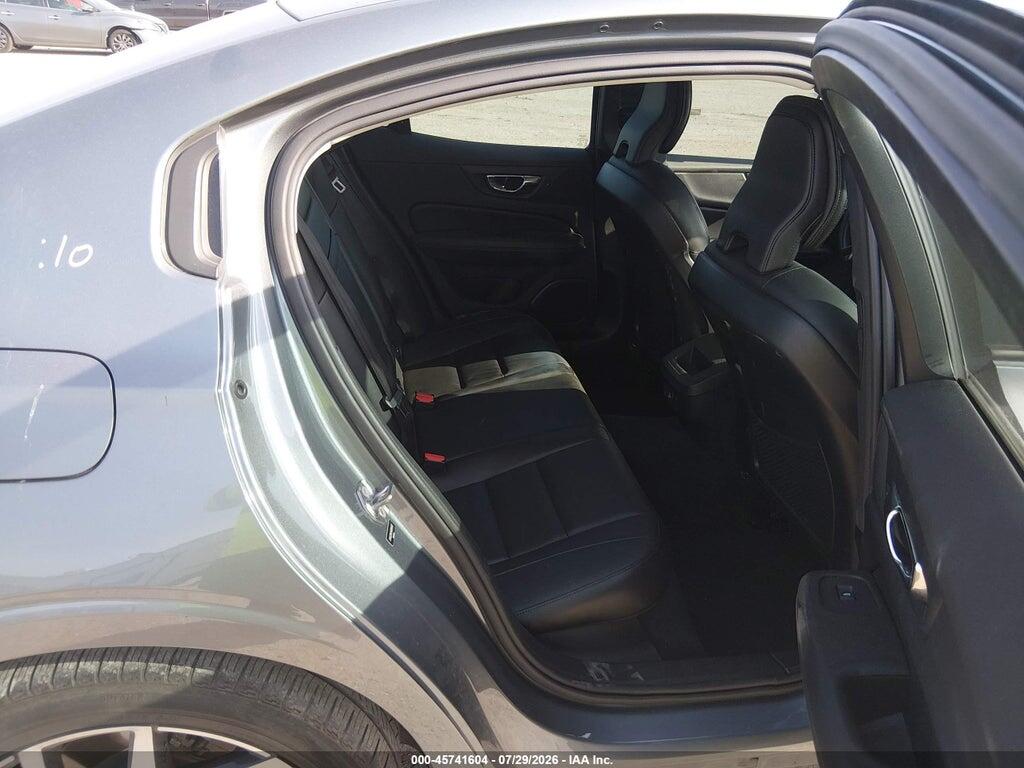 7JRA22TK3KG014767 2019 VOLVO S60 photo no. 8