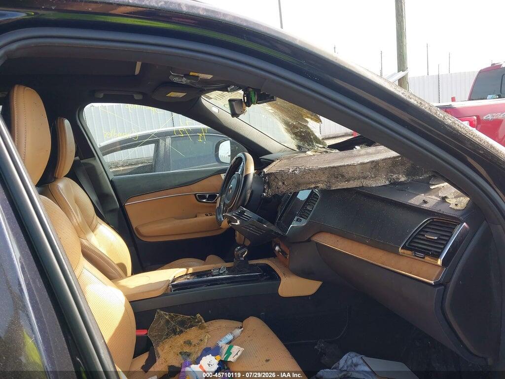 YV4A22PL4K1478619 2019 VOLVO XC90 photo no. 5