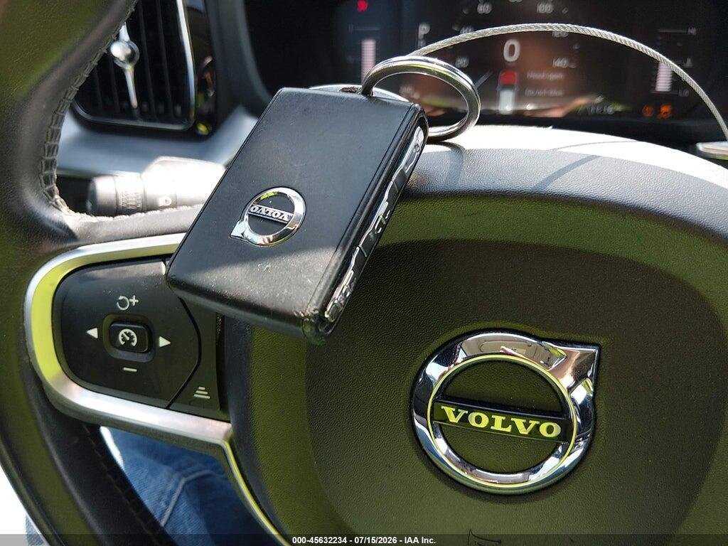 LYV102RK0KB201441 2019 VOLVO XC60 photo no. 11
