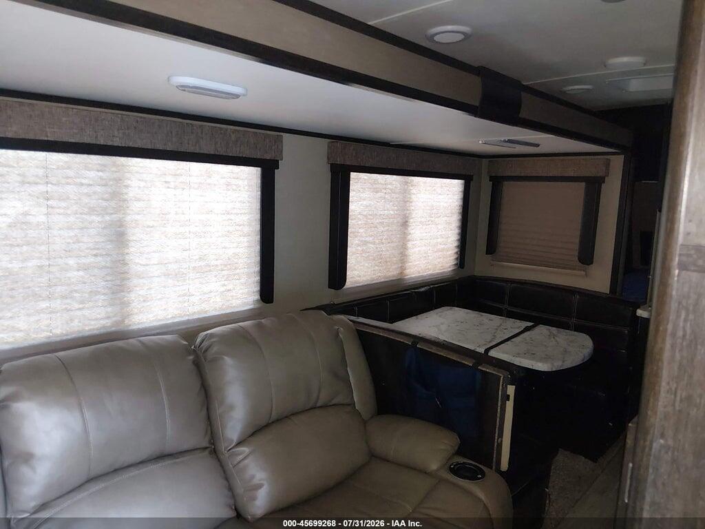573TE3026G3401653 2016 GRAND DESIGN IMAGINE photo no. 5