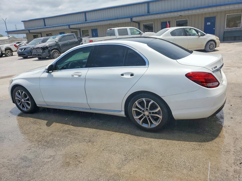 2017 MERCEDES-BENZ C 300 — Фото 2 из 12