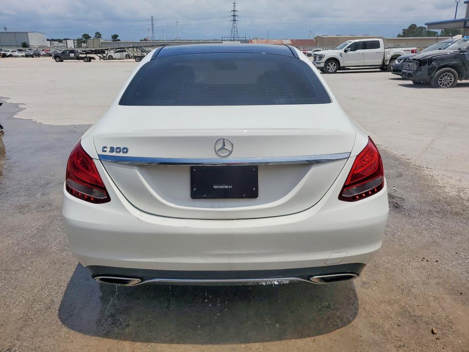 2017 MERCEDES-BENZ C 300 — Фото 6 из 12