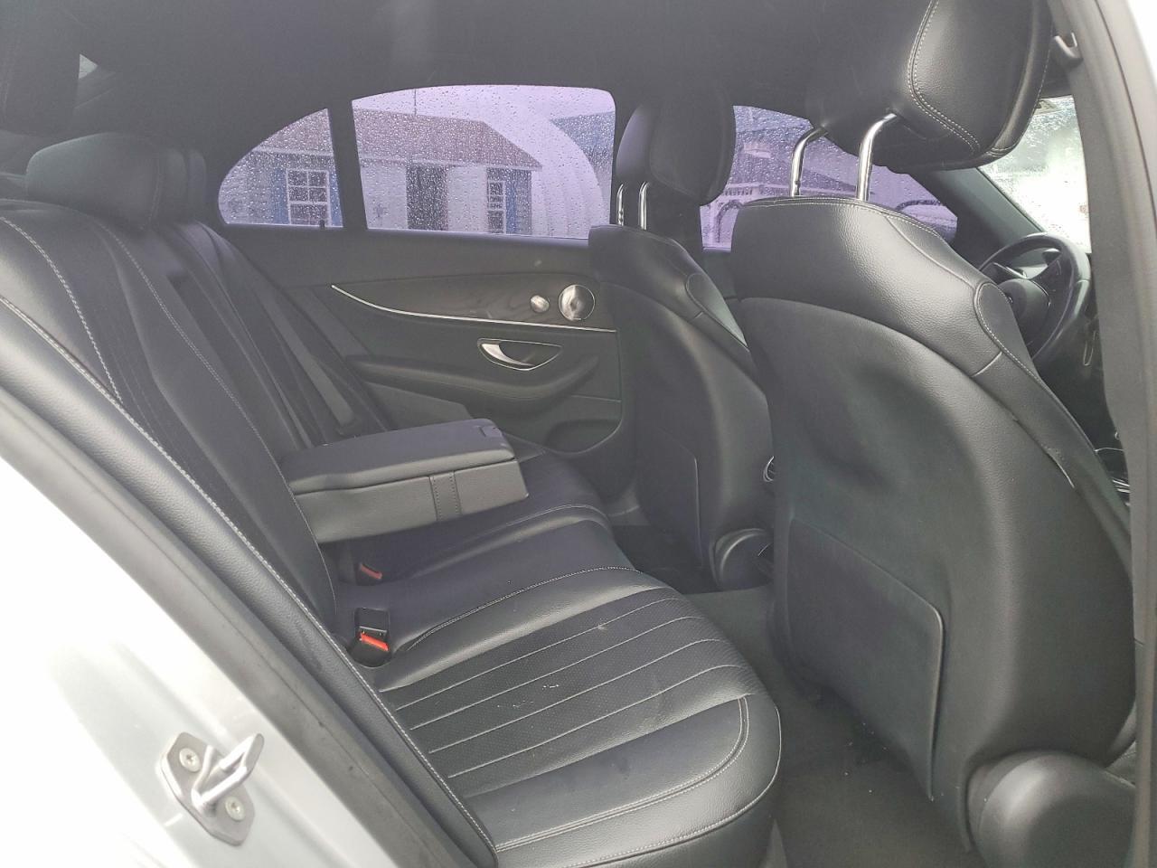 2017 MERCEDES-BENZ E 300 — Фото 10 из 12