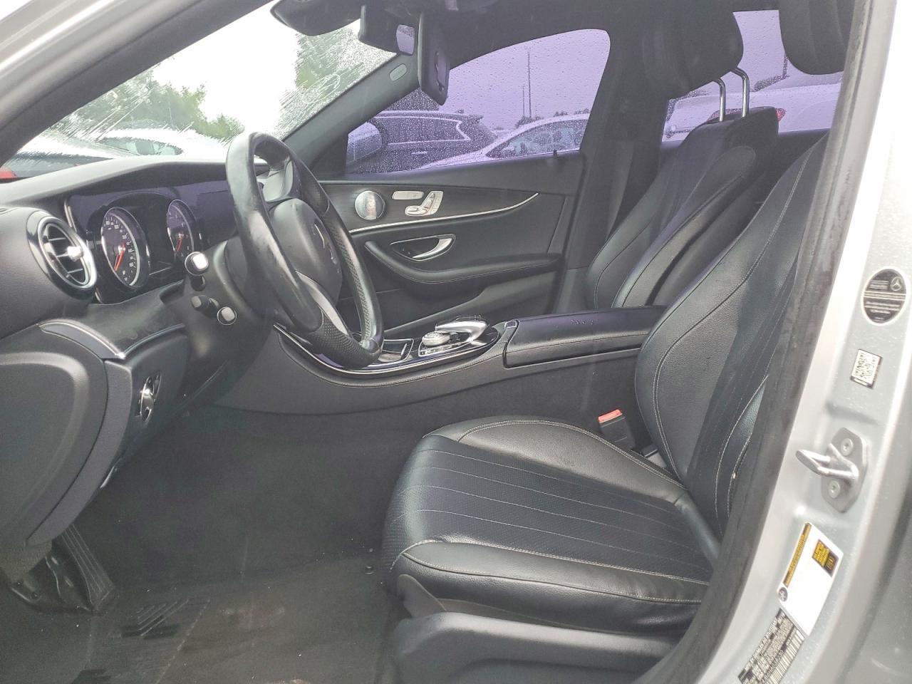 2017 MERCEDES-BENZ E 300 — Фото 7 из 12