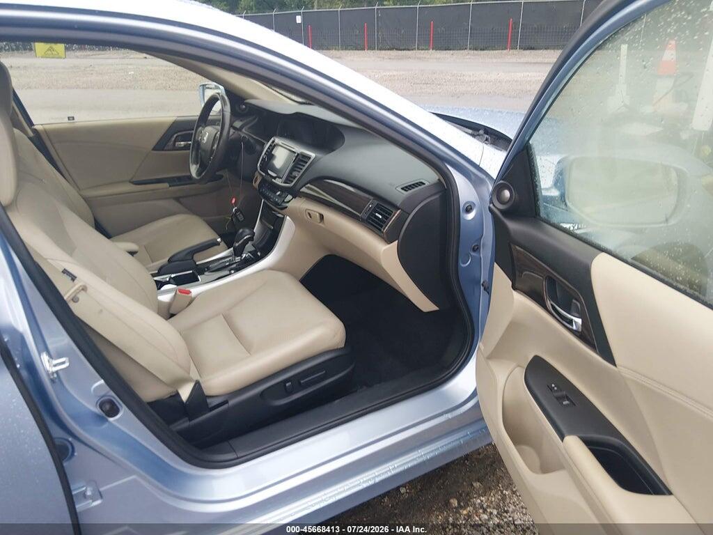 JHMCR6F78HC021052 2017 HONDA ACCORD HYBRID photo no. 5