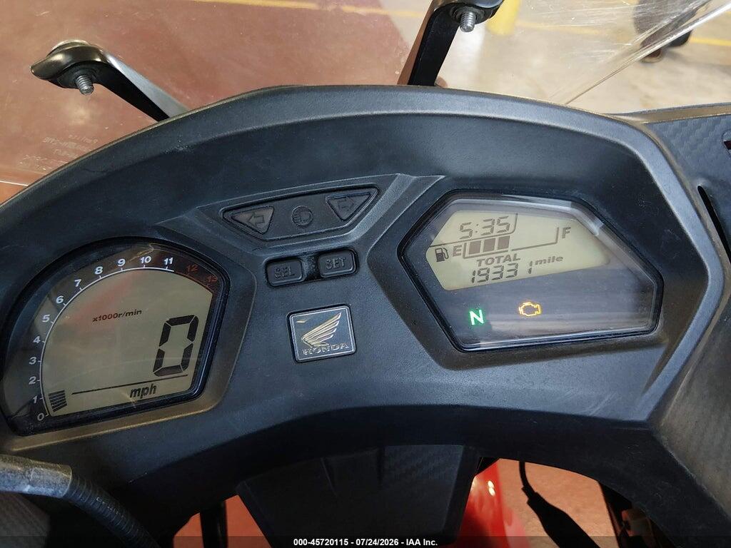 MLHRC7411E5000073 2014 HONDA CBR650 photo no. 7