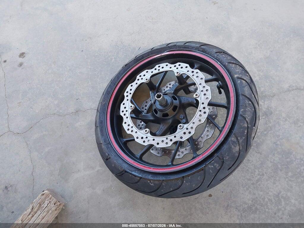 MLHRC7400E5000055 2014 HONDA CBR650 photo no. 11