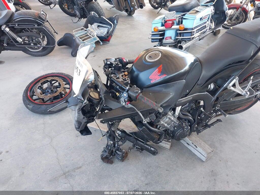 MLHRC7400E5000055 2014 HONDA CBR650 photo no. 2