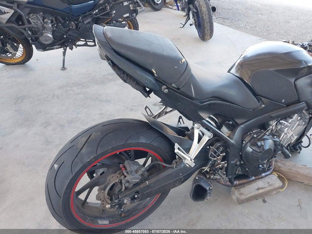 MLHRC7400E5000055 2014 HONDA CBR650 photo no. 4
