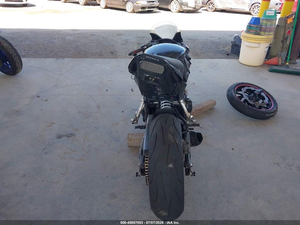 MLHRC7400E5000055 2014 HONDA CBR650 photo no. 6