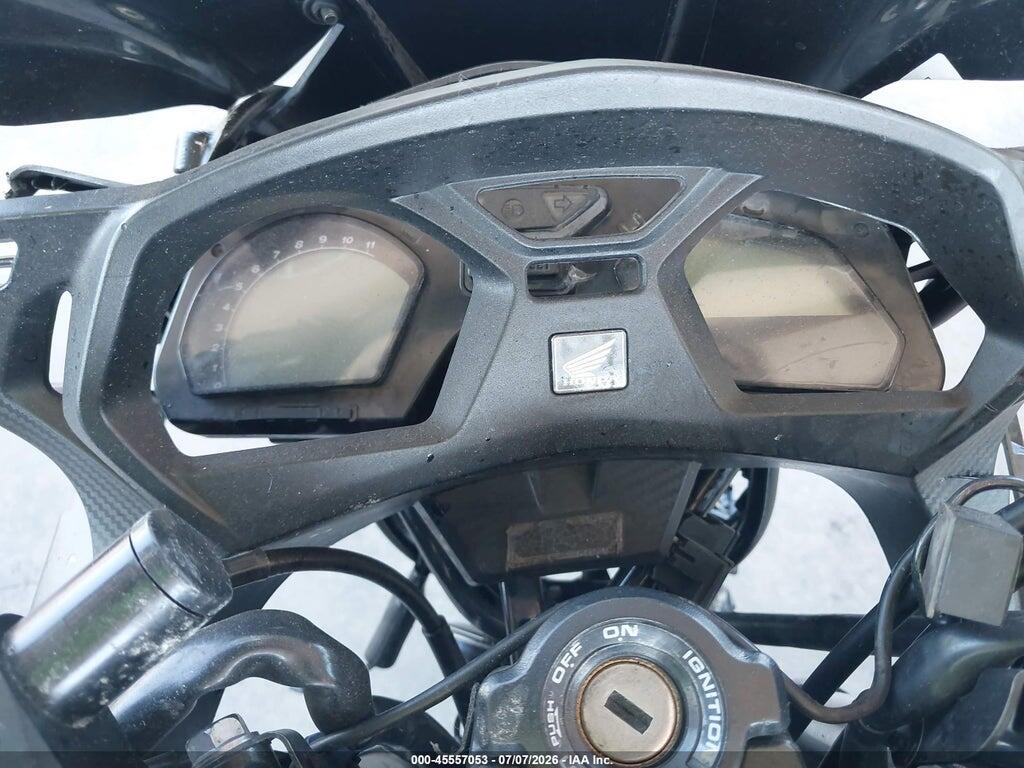 MLHRC7400E5000055 2014 HONDA CBR650 photo no. 7