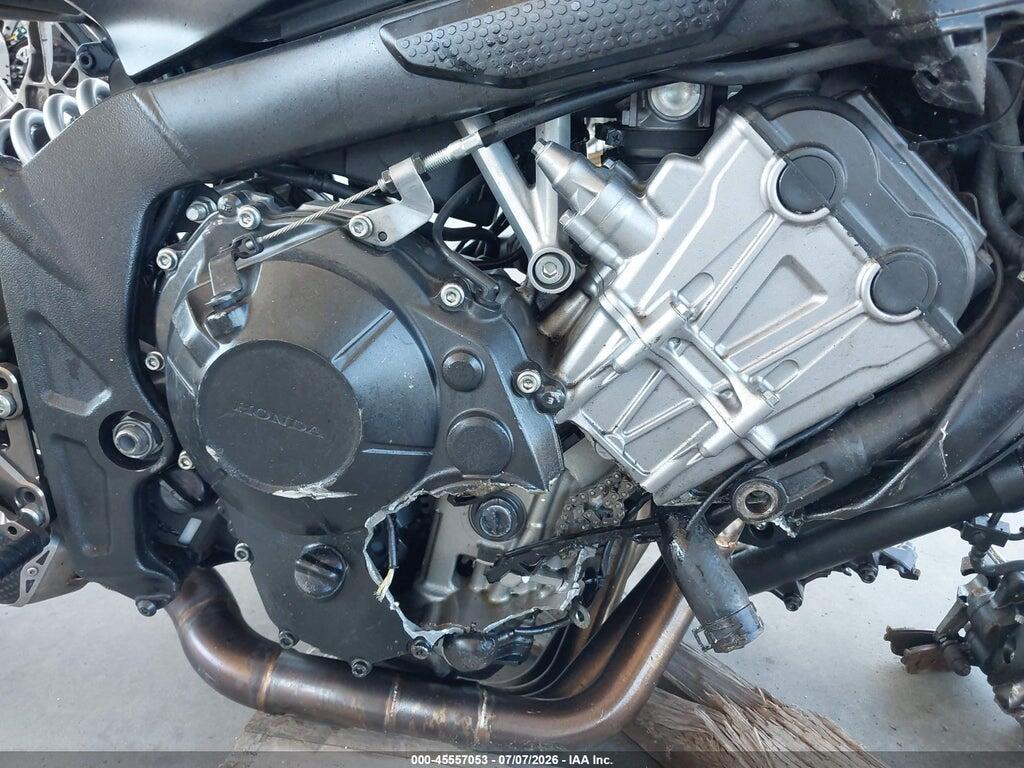 MLHRC7400E5000055 2014 HONDA CBR650 photo no. 8