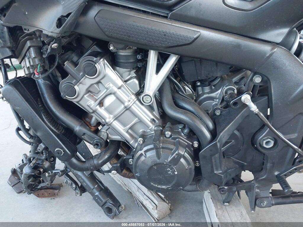 MLHRC7400E5000055 2014 HONDA CBR650 photo no. 9