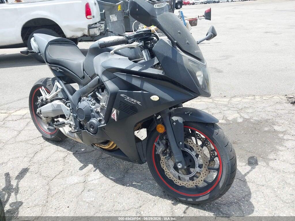 MLHRC7454E5000071 2014 HONDA CBR650 photo no. 1