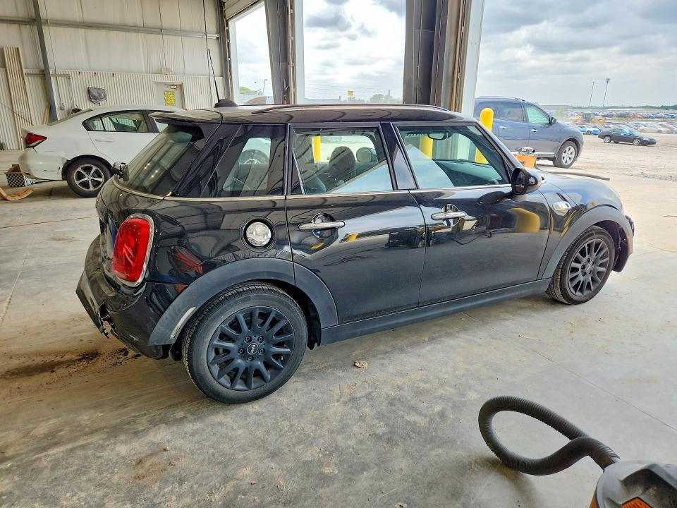 2017 MINI COOPER S — Фото 3 из 12