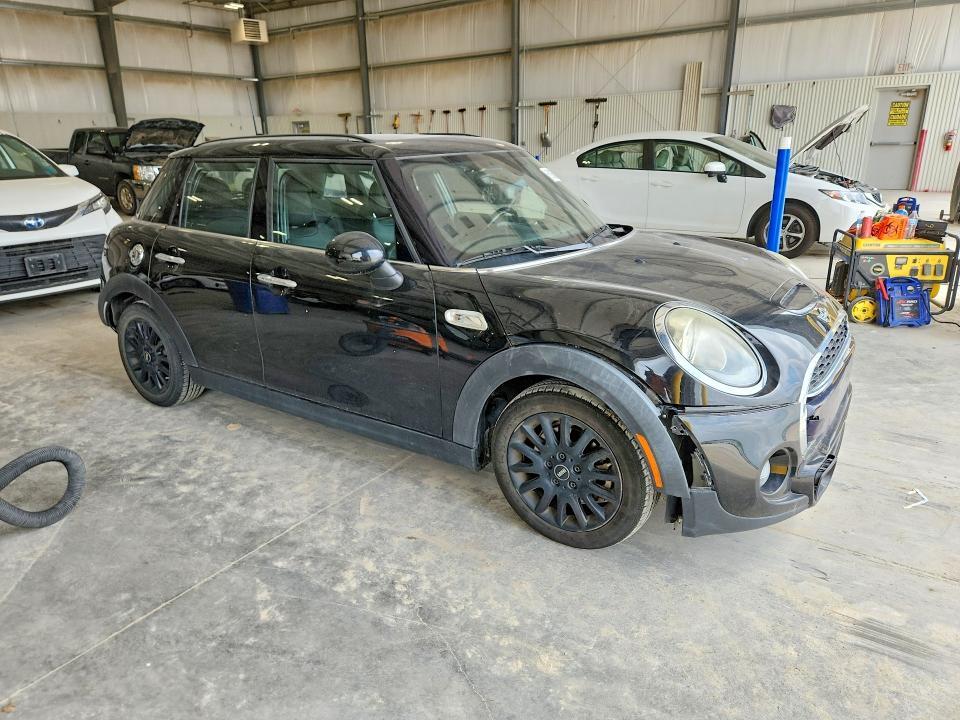 2017 MINI COOPER S — Фото 4 из 12