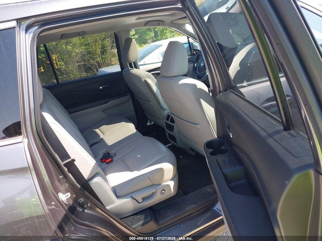 5FNYF6H59HB063048 2017 HONDA PILOT photo no. 8