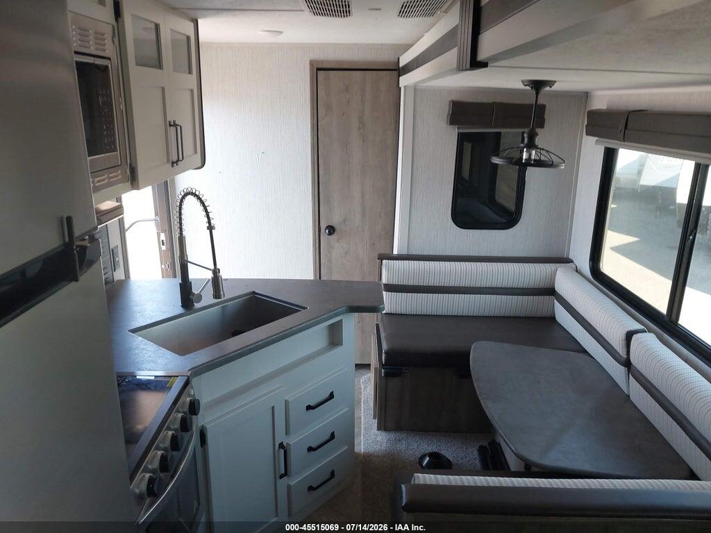 5ZT2PUTB7M4010501 2021 FOREST RIVER PALOMINO PUMA 28BHSS TRAVEL TRAILER photo no. 8