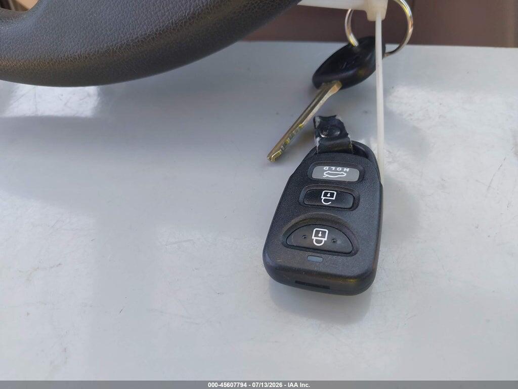 5NPD74LF8HH200417 2017 HYUNDAI ELANTRA photo no. 11