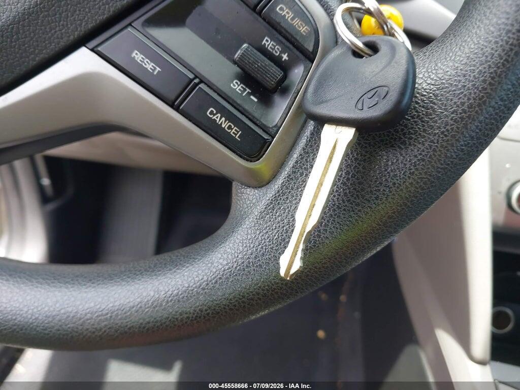 KMHD74LF7HU404952 2017 HYUNDAI ELANTRA photo no. 11