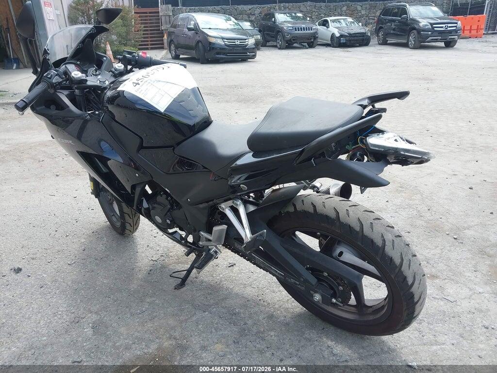 MLHNC5106G5200643 2016 HONDA CBR300 photo no. 3