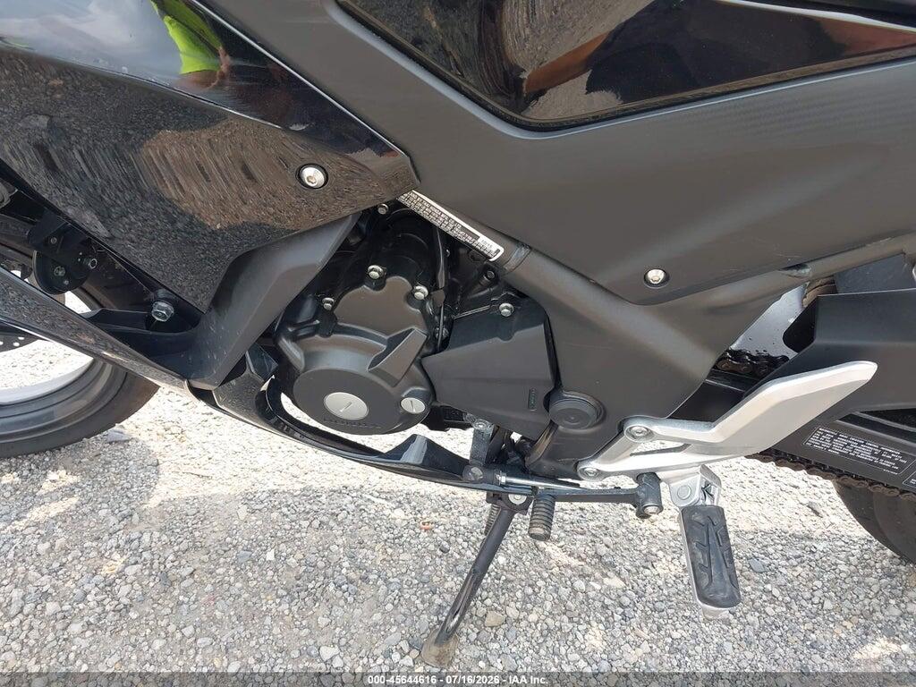MLHNC5107G5200196 2016 HONDA CBR300 photo no. 9