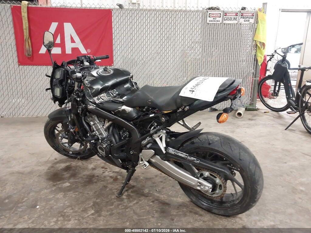MLHRC7403G5200558 2016 HONDA CBR650 photo no. 3