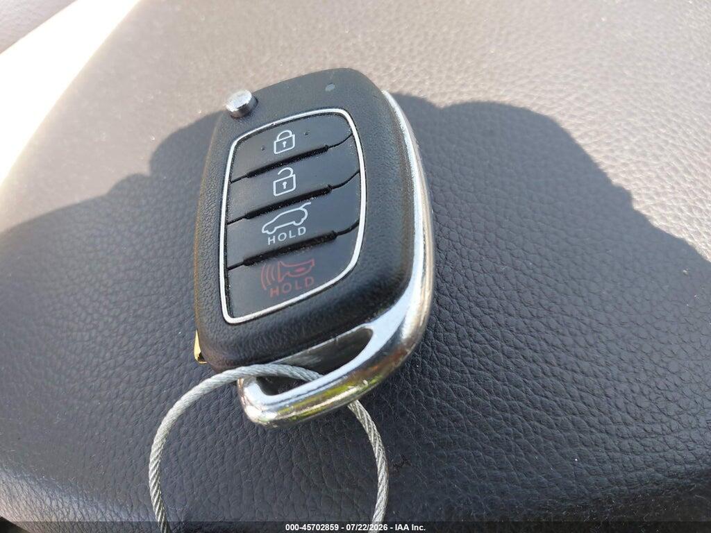 5NMZU3LB9HH009995 2017 HYUNDAI SANTA FE SPORT photo no. 11