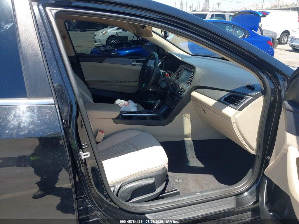 5NPE24AF2HH448975 2017 HYUNDAI SONATA photo no. 5