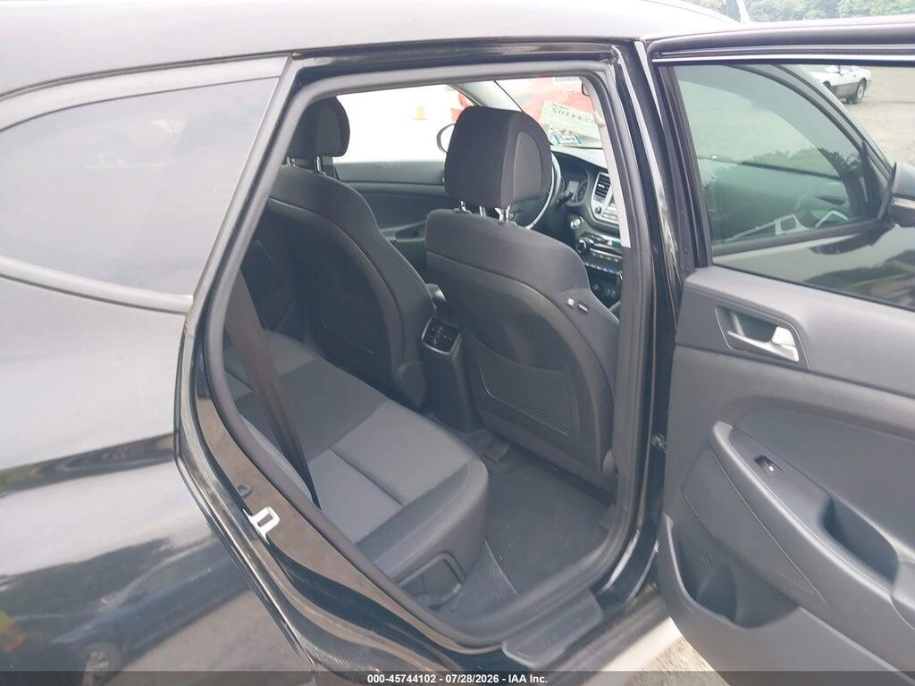 KM8J3CA22HU528894 2017 HYUNDAI TUCSON photo no. 8