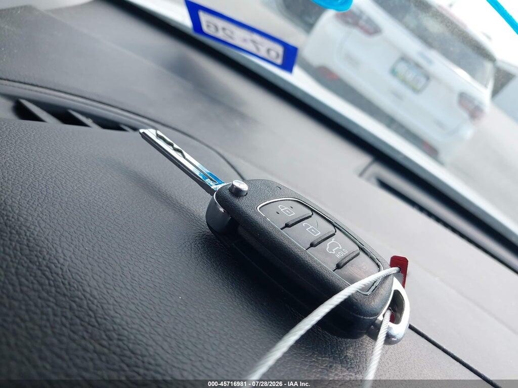 KM8J23A47HU436748 2017 HYUNDAI TUCSON photo no. 11