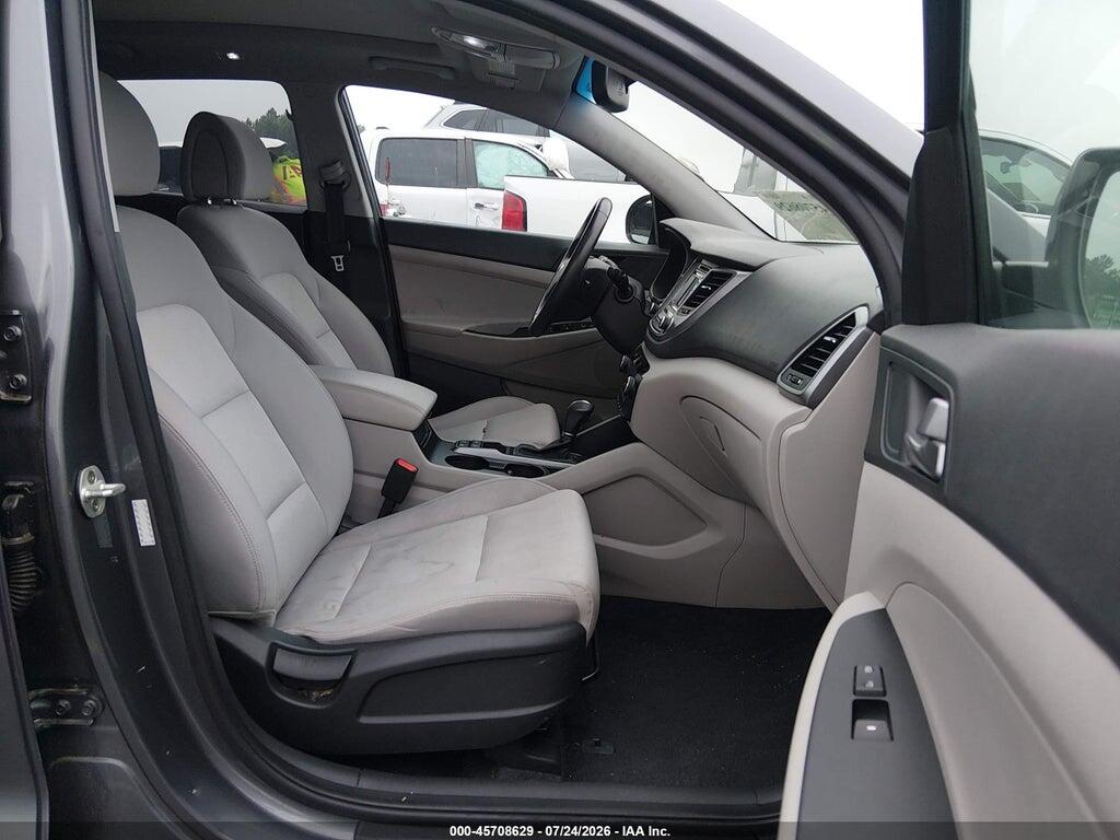 KM8J3CA2XHU554837 2017 HYUNDAI TUCSON photo no. 5