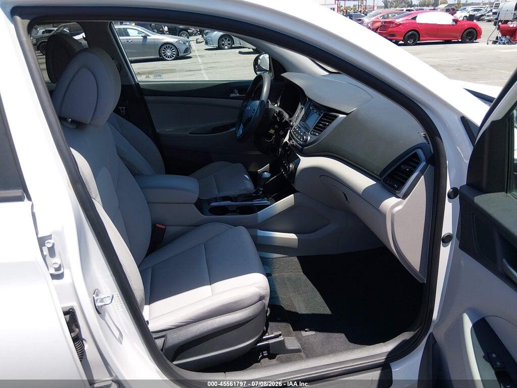 KM8J3CA49HU446565 2017 HYUNDAI TUCSON photo no. 5