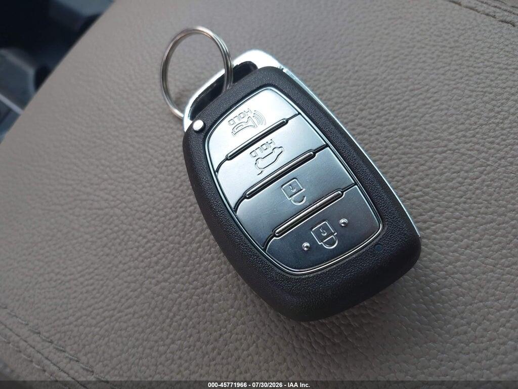 KM8J3CA26HU388560 2017 HYUNDAI TUCSON photo no. 11