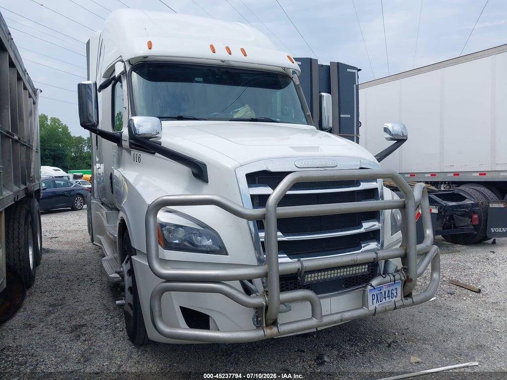 1FUJHHDR0MLML5070 2021 FREIGHTLINER NEW CASCADIA 126 photo no. 1