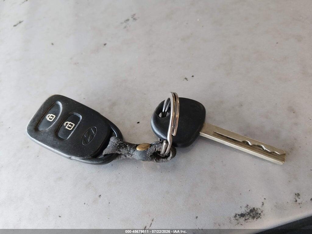 KMHCT5AE7GU279747 2016 HYUNDAI ACCENT photo no. 11