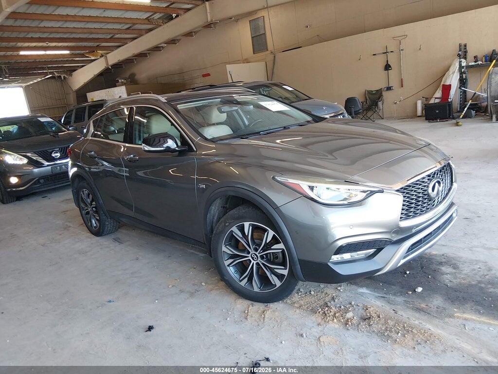 SJKCH5CR8HA032131 2017 INFINITI QX30 photo no. 1