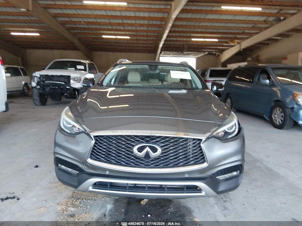 SJKCH5CR8HA032131 2017 INFINITI QX30 photo no. 12