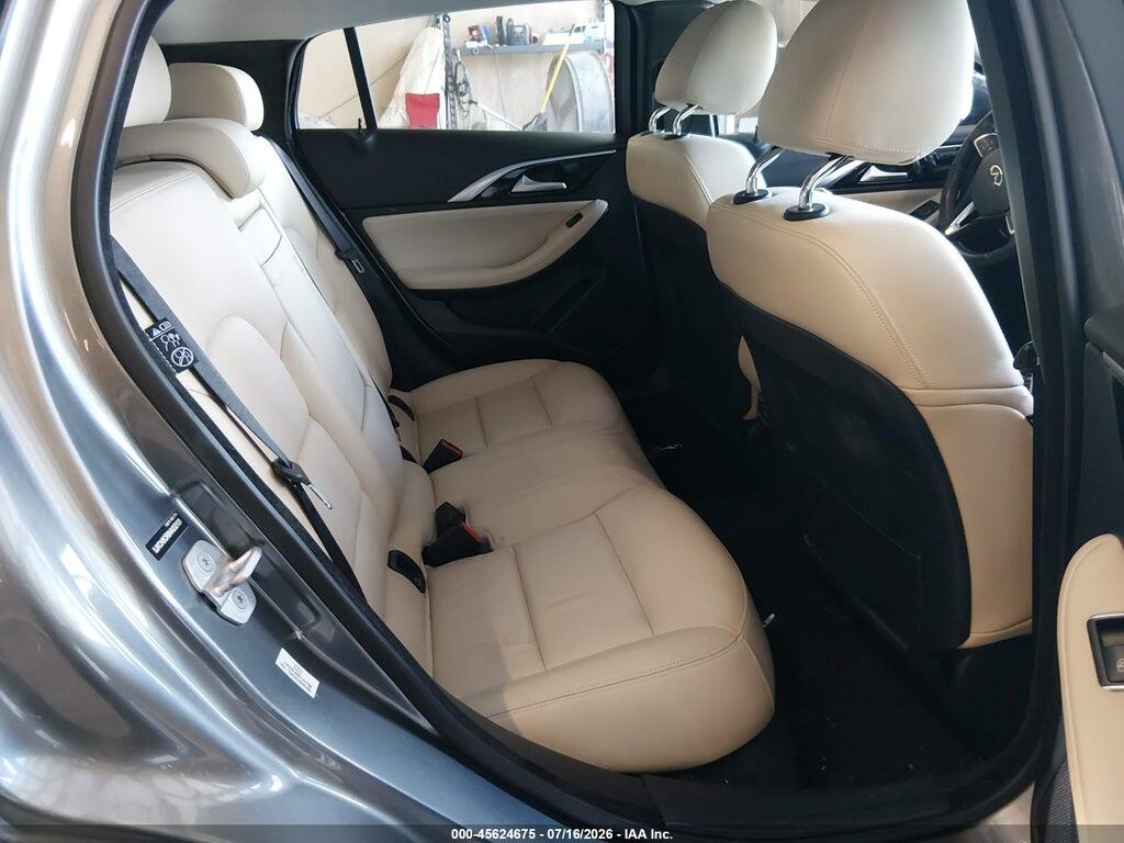 SJKCH5CR8HA032131 2017 INFINITI QX30 photo no. 8