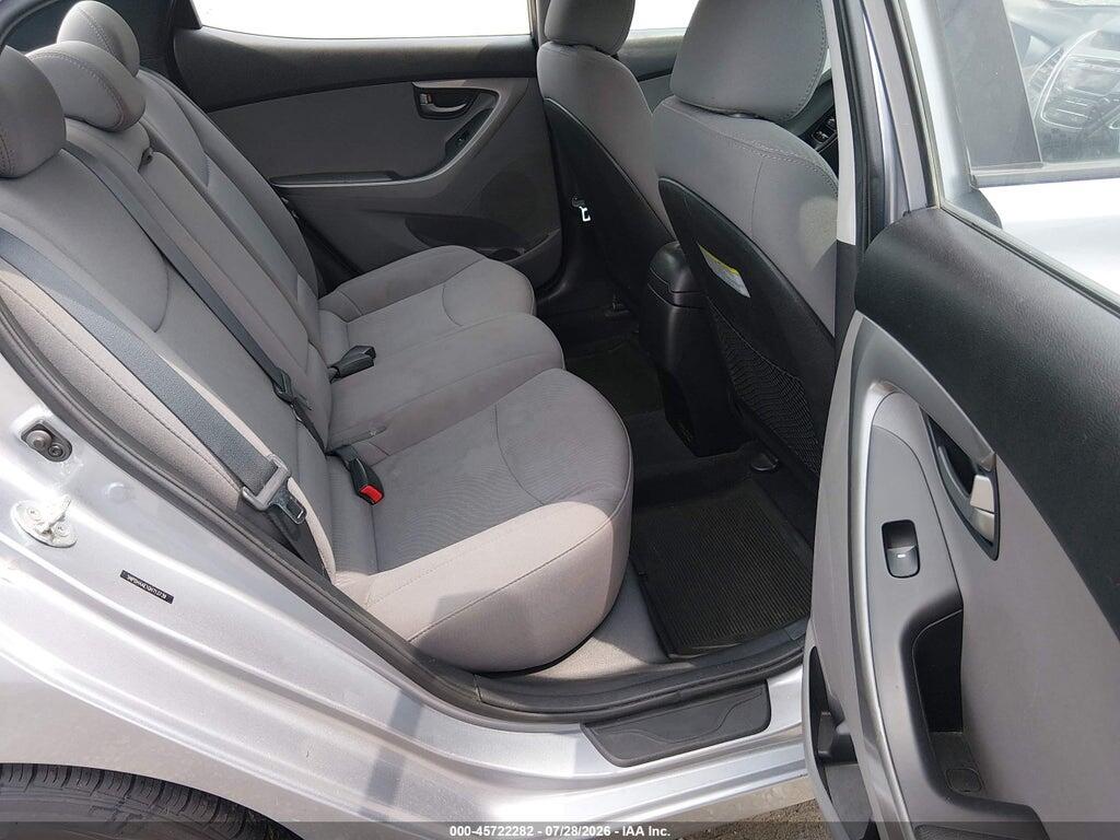 5NPDH4AE1GH713739 2016 HYUNDAI ELANTRA photo no. 8