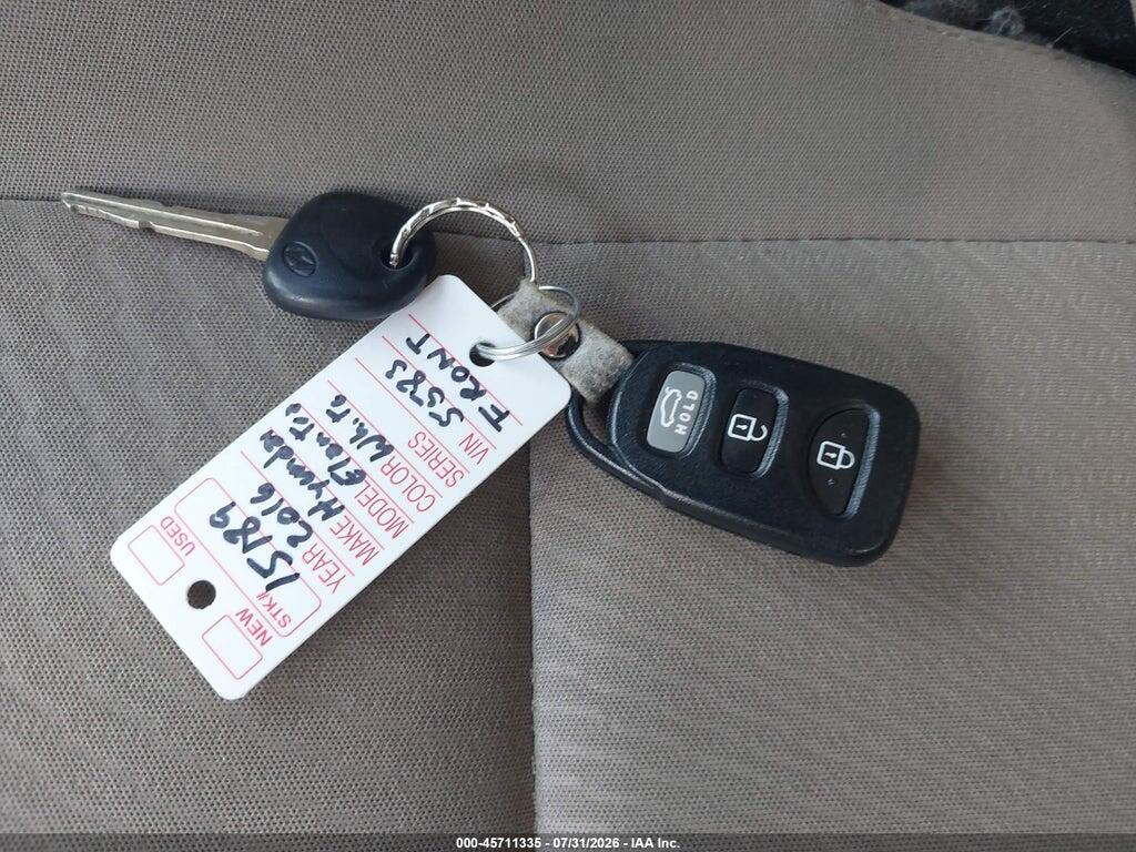 5NPDH4AEXGH795583 2016 HYUNDAI ELANTRA photo no. 11