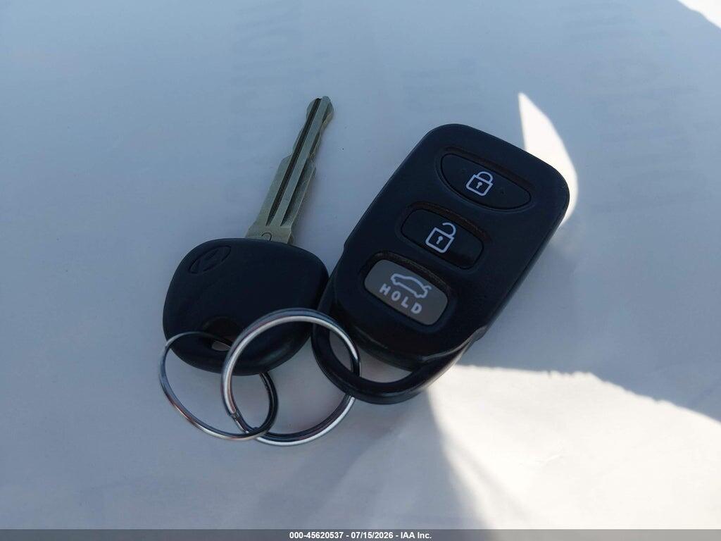 5NPDH4AEXGH735982 2016 HYUNDAI ELANTRA photo no. 11