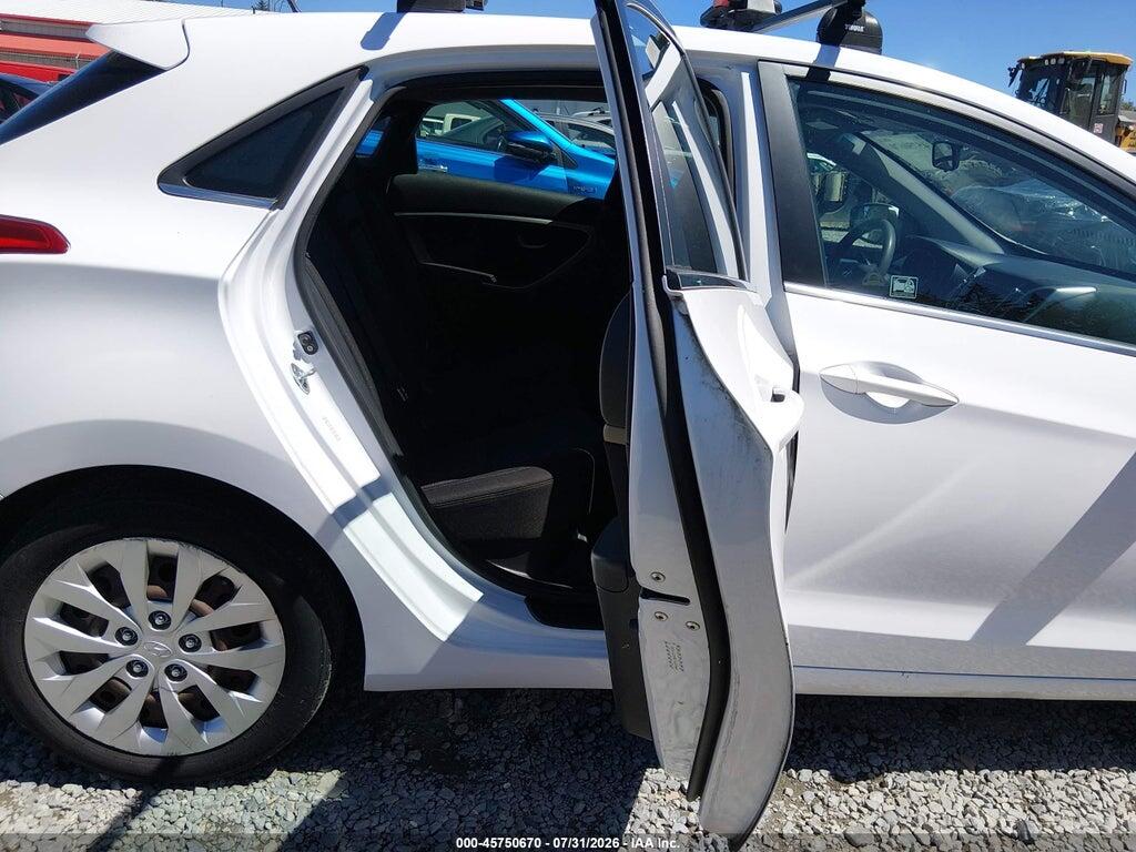 KMHD35LH8GU251600 2016 HYUNDAI ELANTRA GT photo no. 8