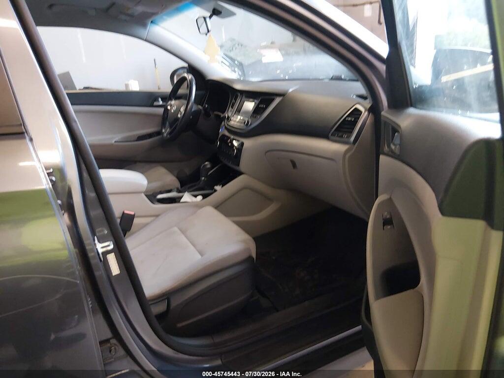 KM8J3CA20GU219875 2016 HYUNDAI TUCSON photo no. 5
