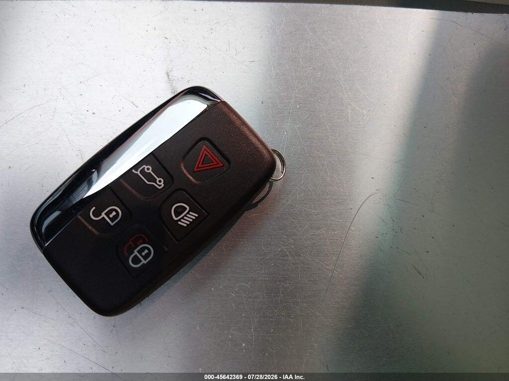 SAJAR4BG2HA965834 2017 JAGUAR XE photo no. 11